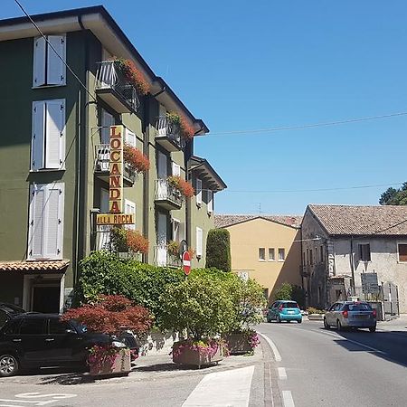 Albergo Alla Rocca Гарда Екстериор снимка