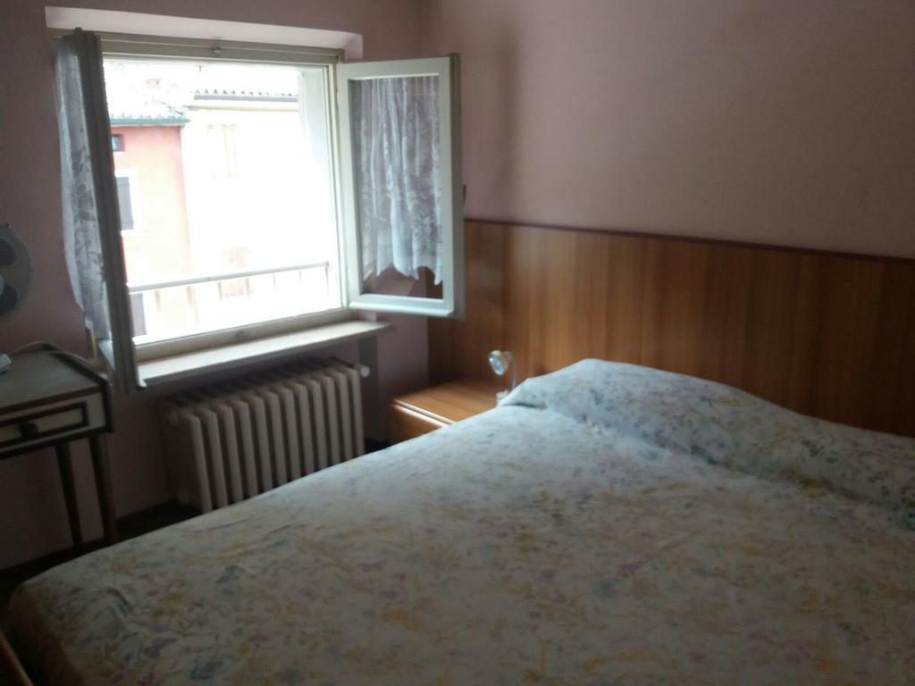 Albergo Alla Rocca Гарда Екстериор снимка